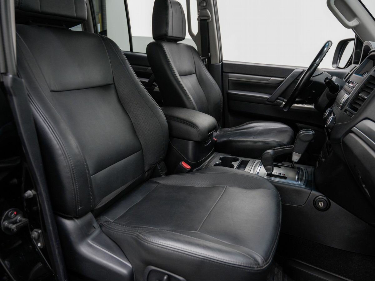 Mitsubishi Pajero, 2011