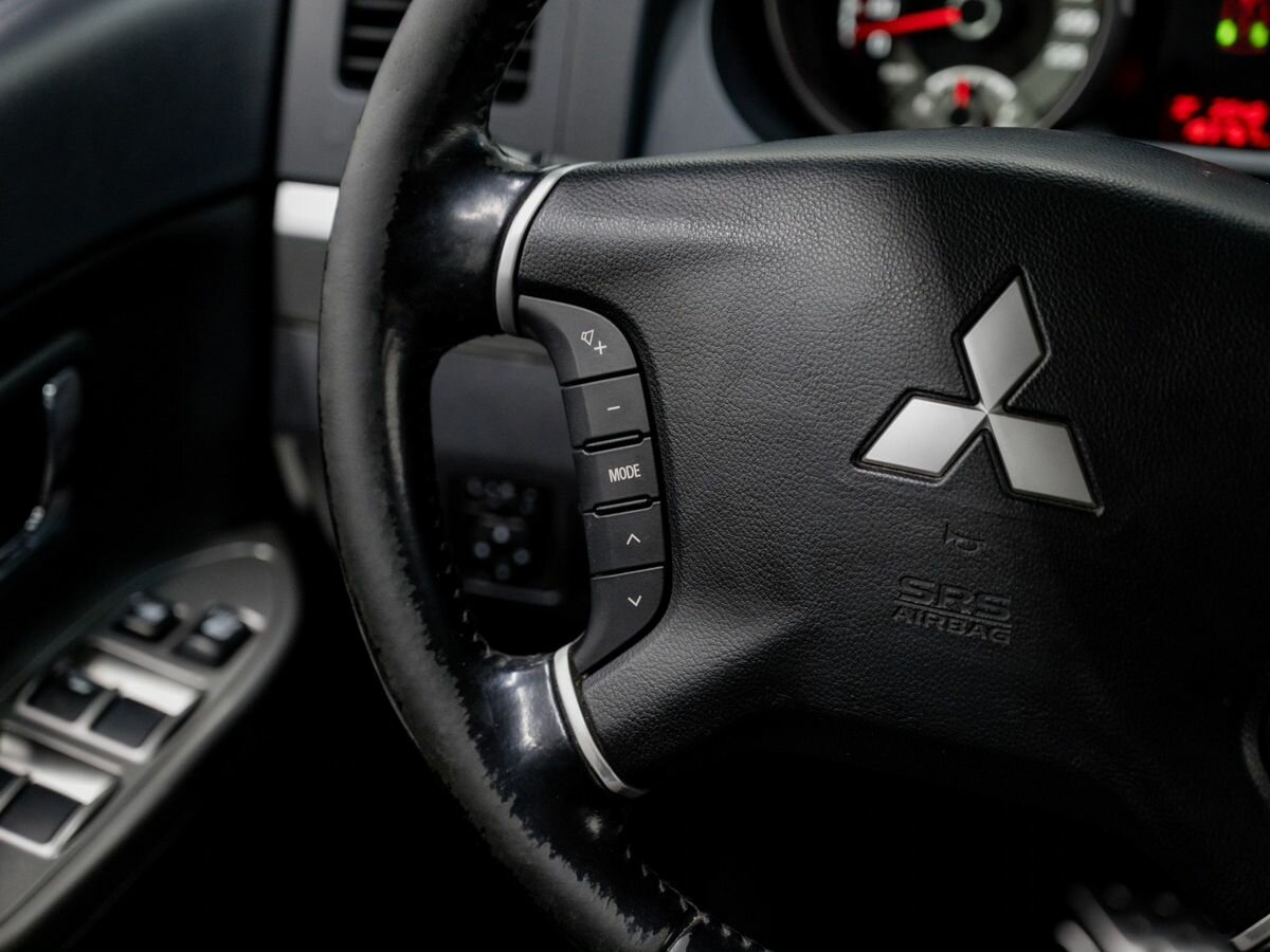 Mitsubishi Pajero, 2011