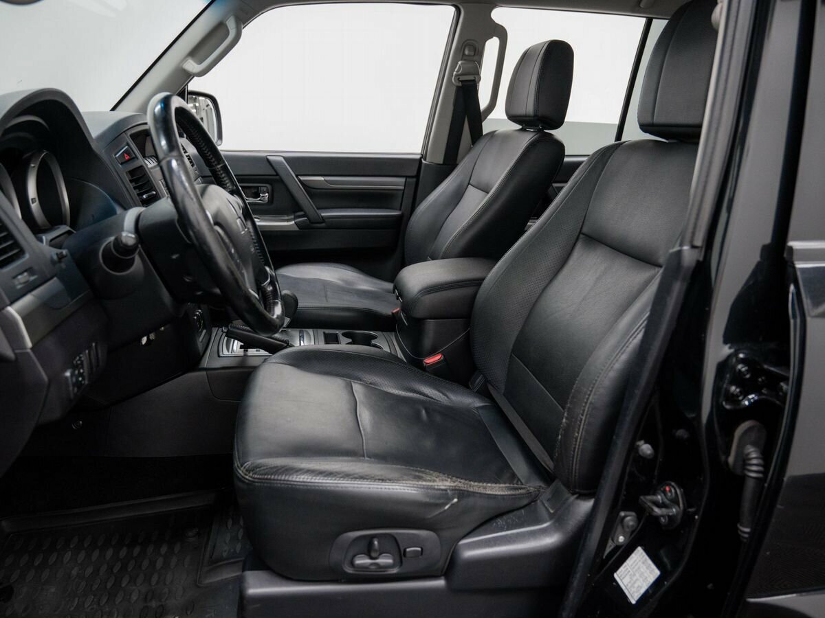 Mitsubishi Pajero, 2011