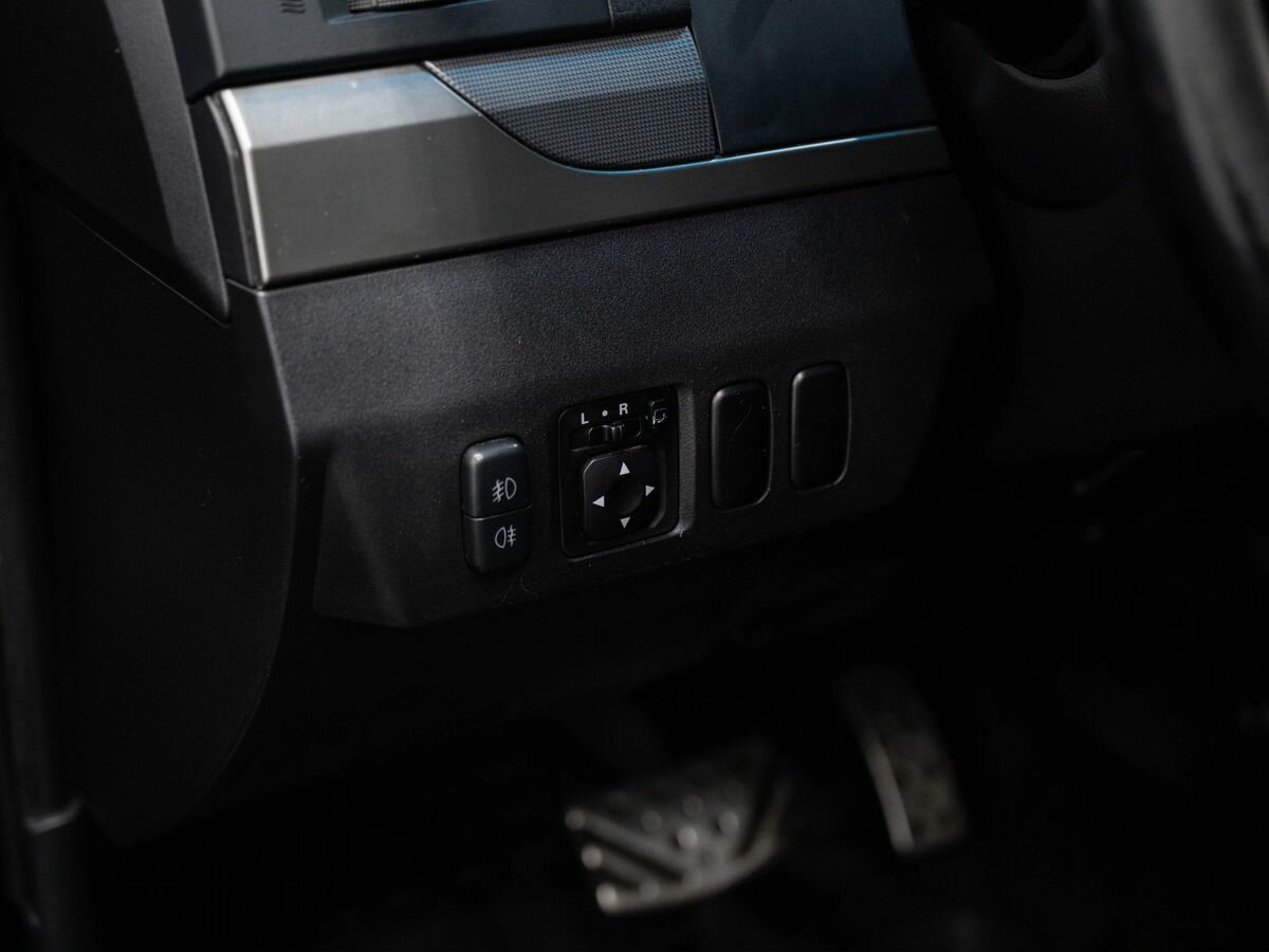 Mitsubishi Pajero, 2011