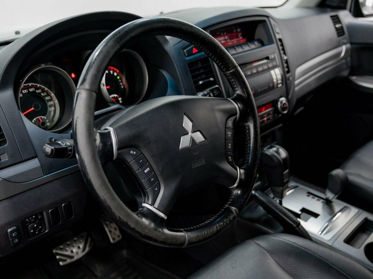 Mitsubishi Pajero, 2011