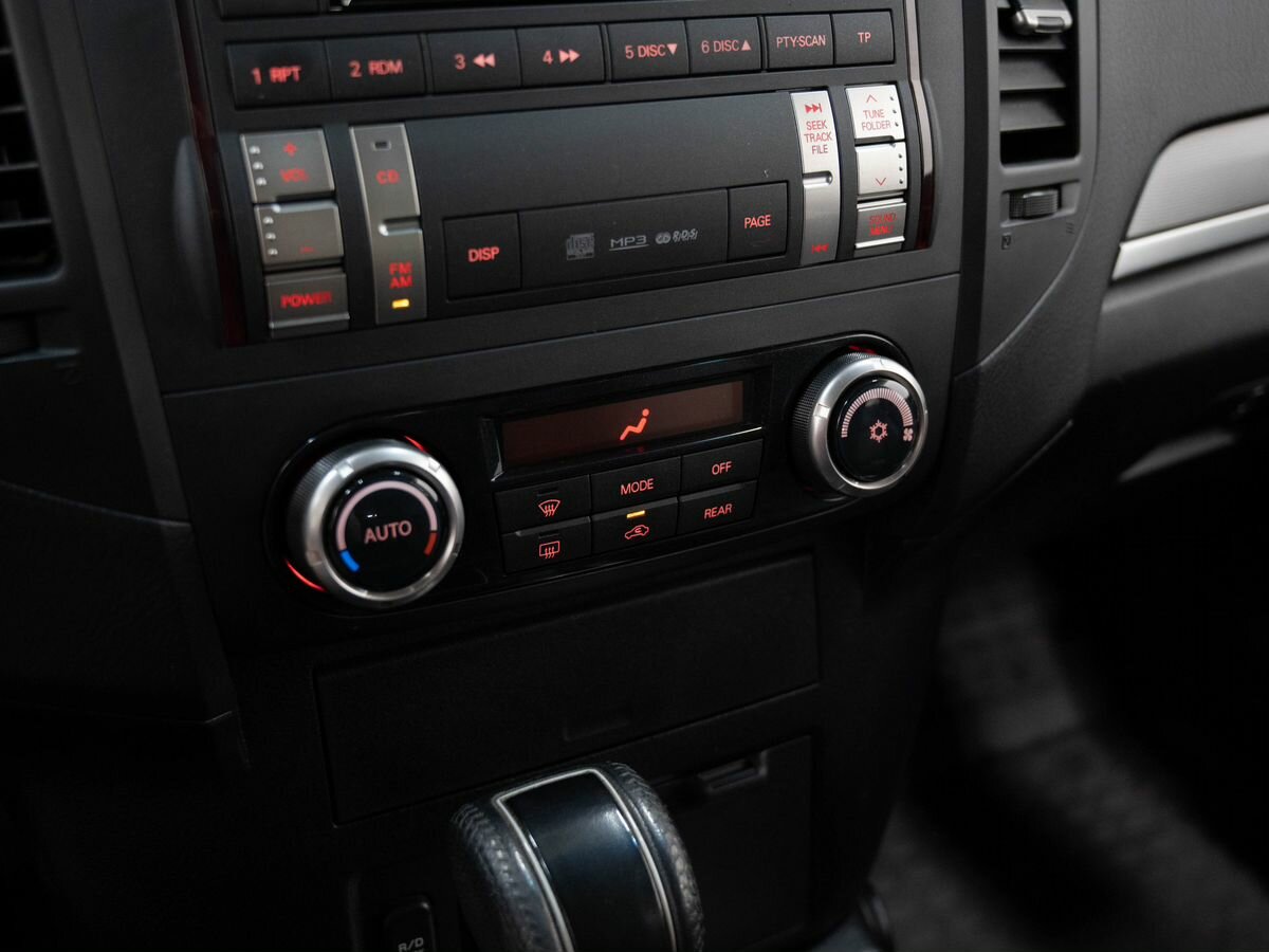 Mitsubishi Pajero, 2011