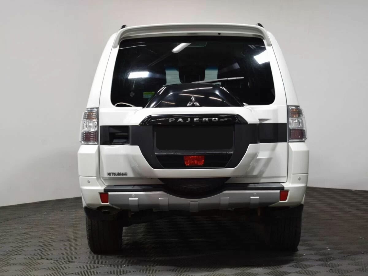 Mitsubishi Pajero, 2015