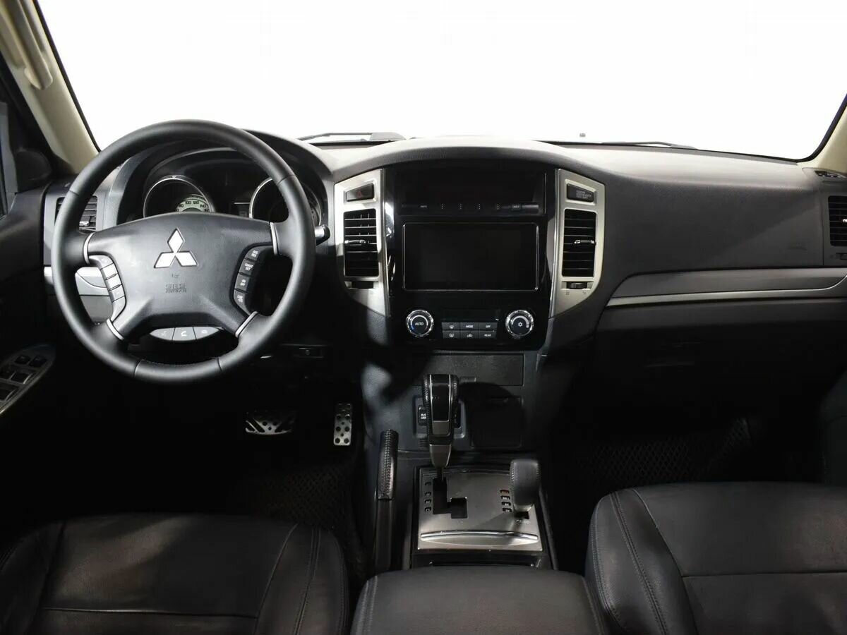Mitsubishi Pajero, 2015