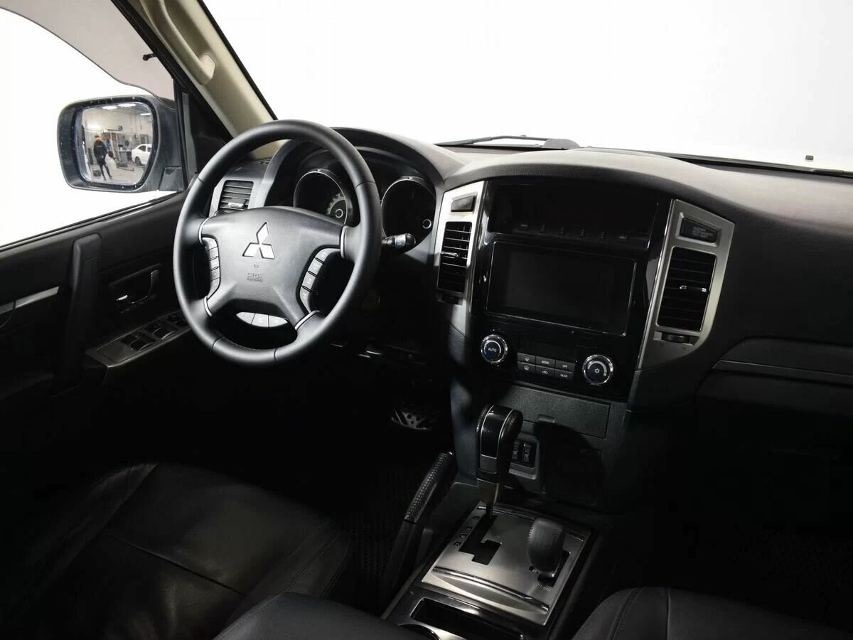 Mitsubishi Pajero, 2015