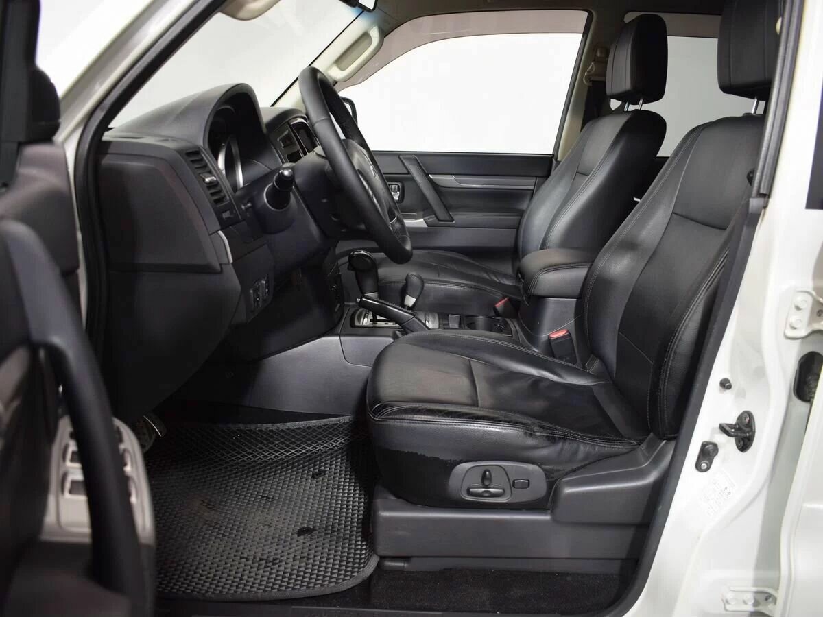 Mitsubishi Pajero, 2015