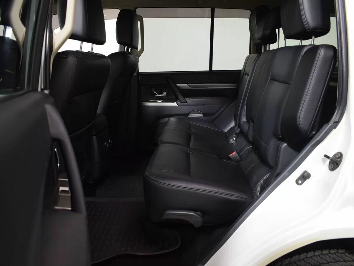 Mitsubishi Pajero, 2015