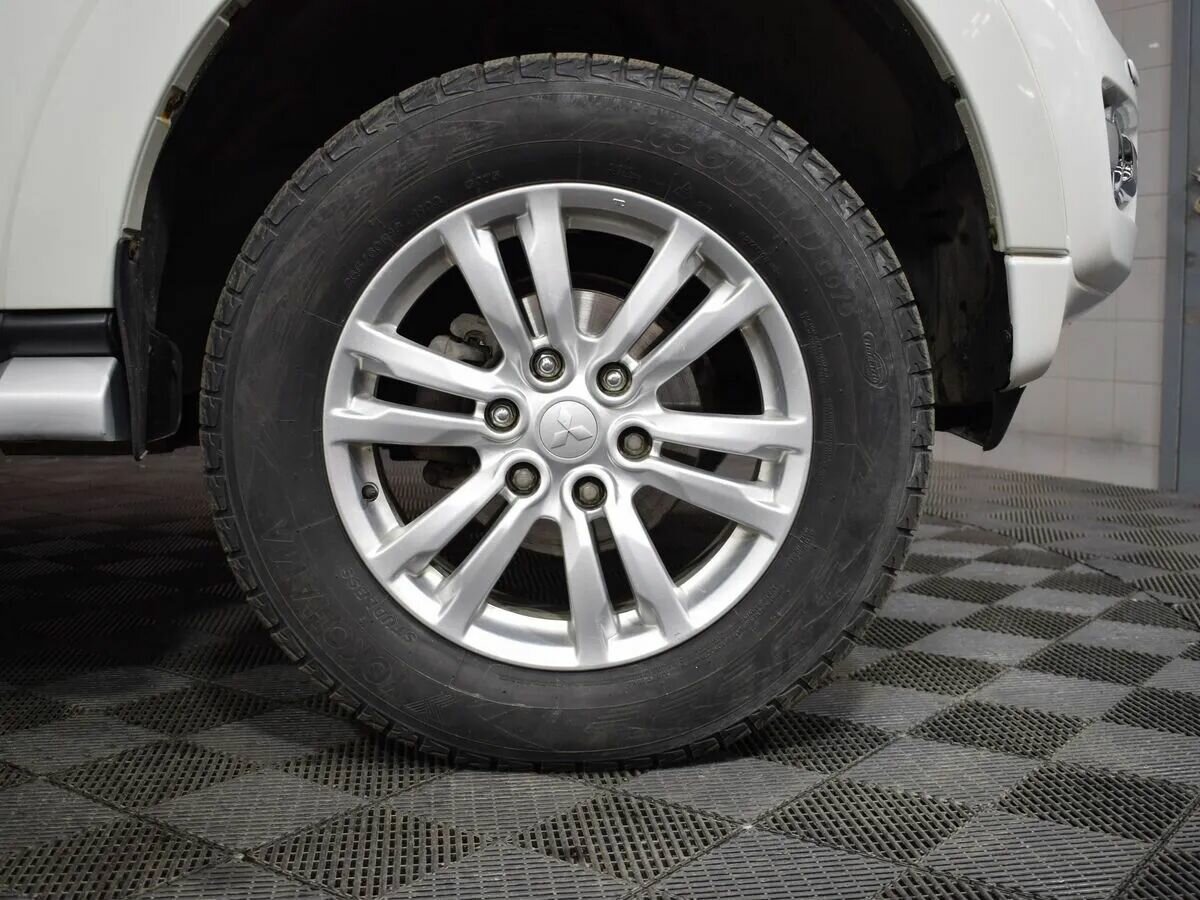 Mitsubishi Pajero, 2015