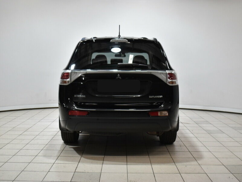 Mitsubishi Outlander, 2013