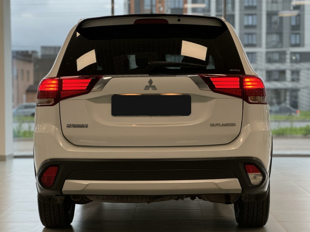 Mitsubishi Outlander, 2016