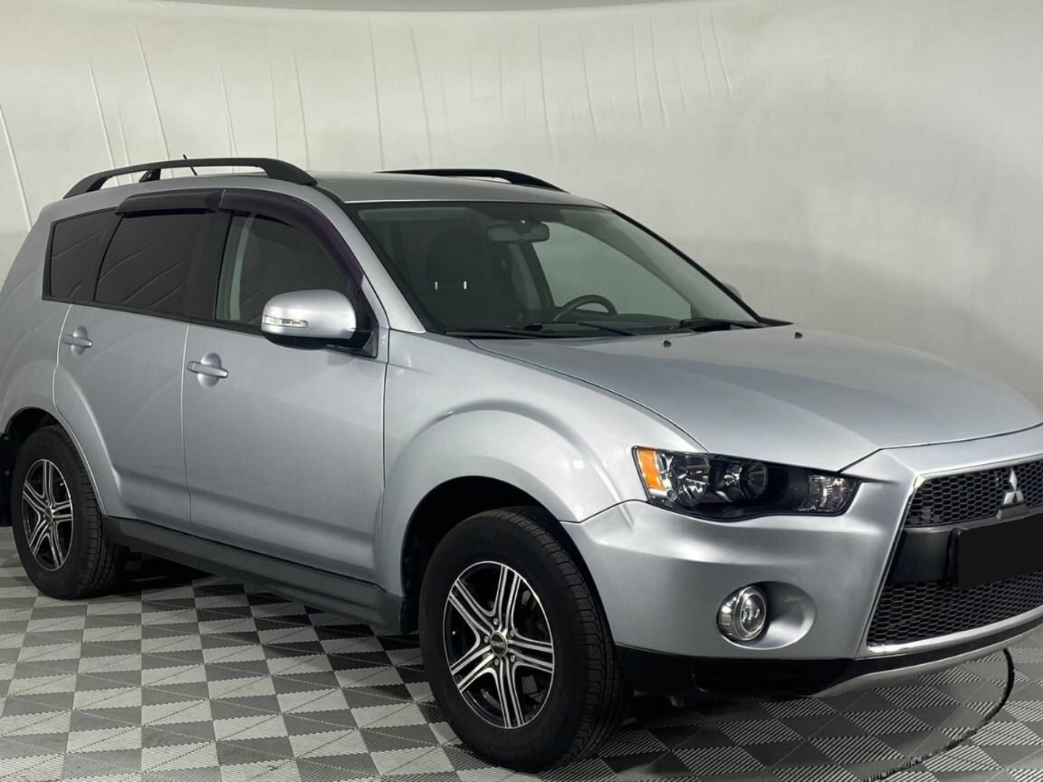 Mitsubishi Outlander, 2011