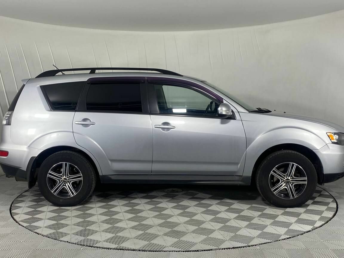 Mitsubishi Outlander, 2011