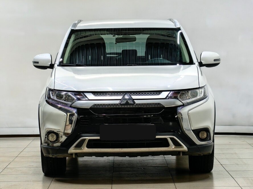 Mitsubishi Outlander, 2020
