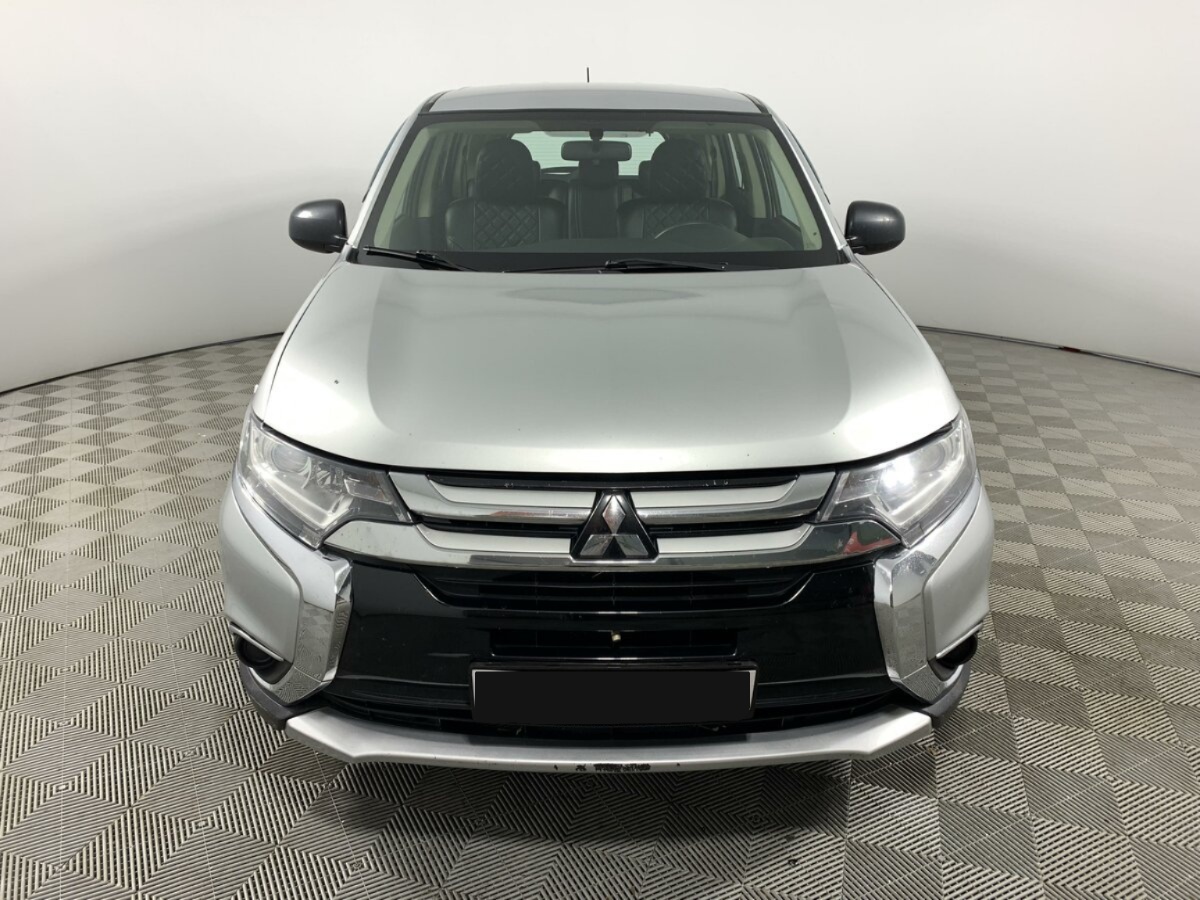 Mitsubishi Outlander, 2015
