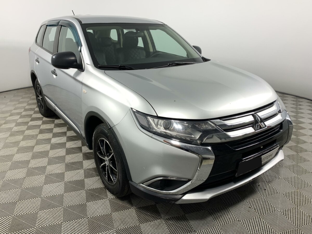 Mitsubishi Outlander, 2015
