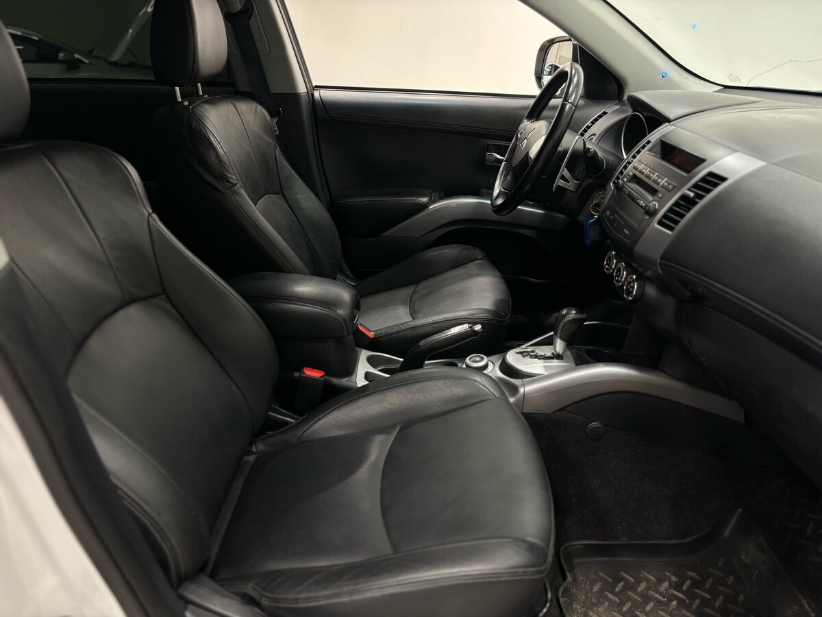 Mitsubishi Outlander, 2012