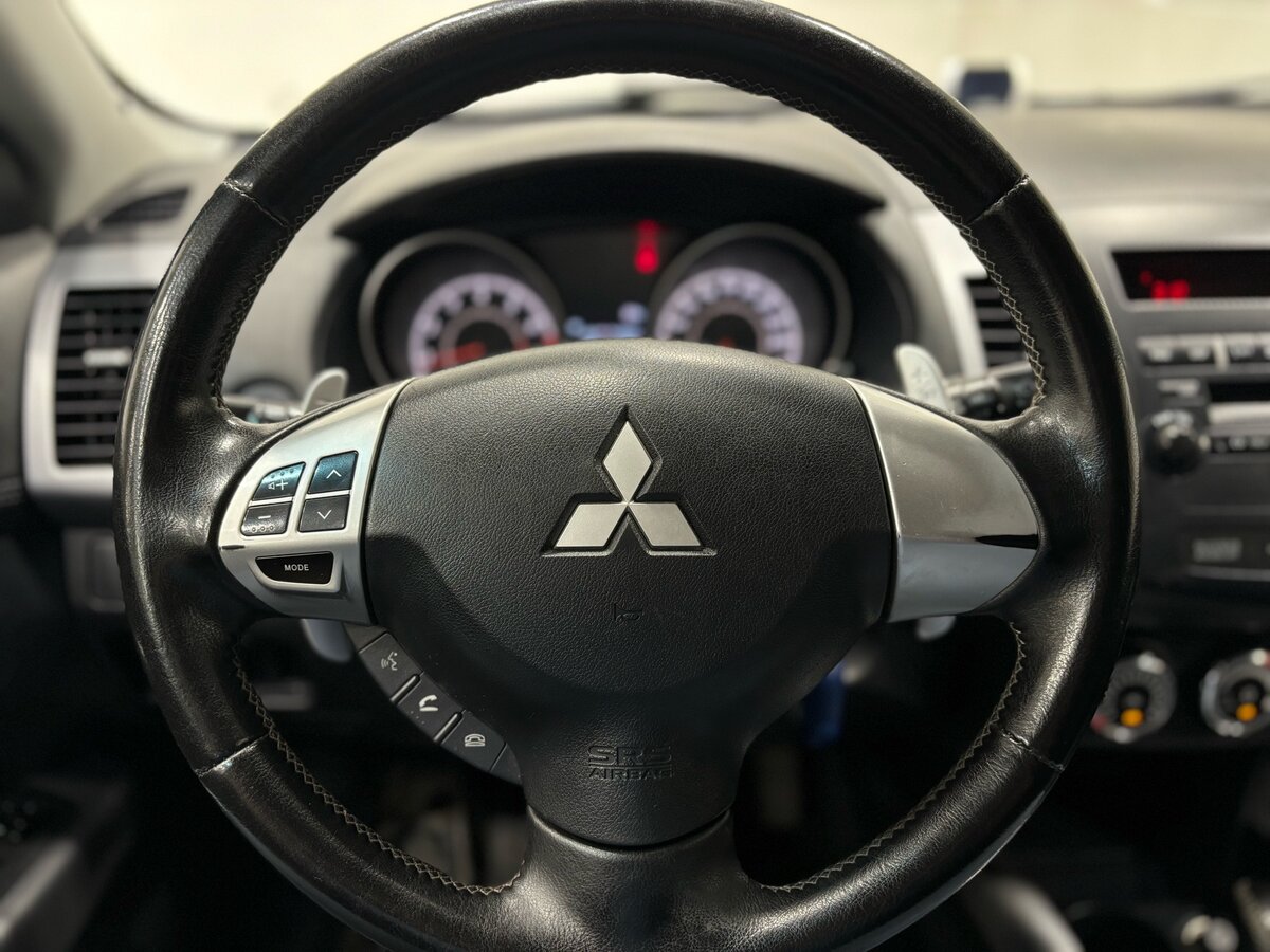 Mitsubishi Outlander, 2012