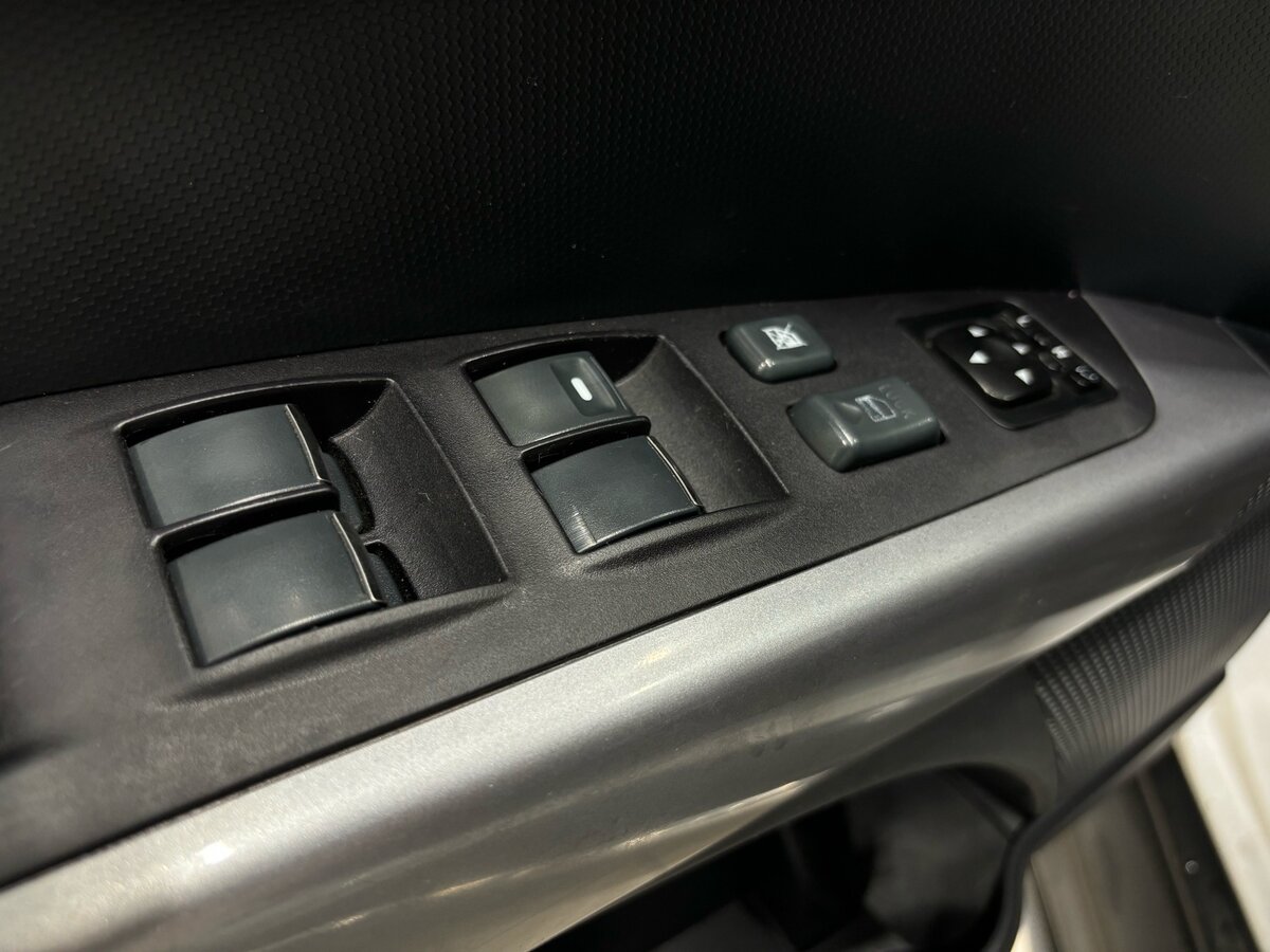 Mitsubishi Outlander, 2012