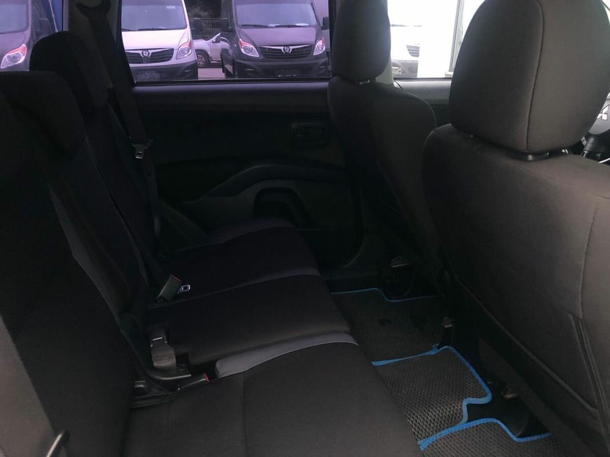 Mitsubishi Outlander, 2010