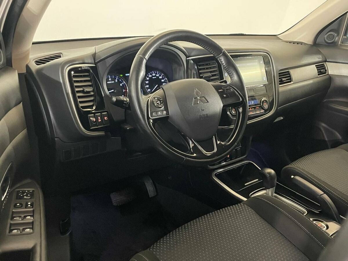 Mitsubishi Outlander, 2018