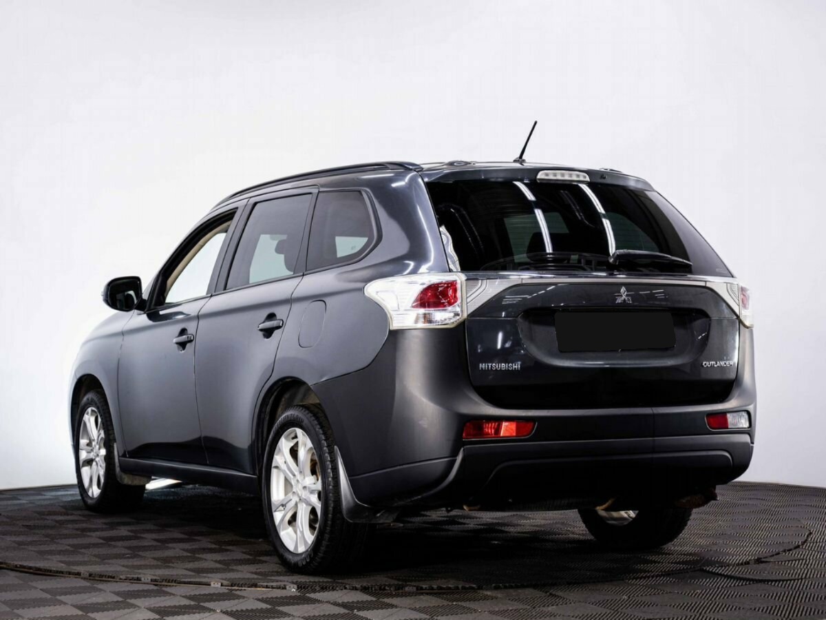 Mitsubishi Outlander, 2013