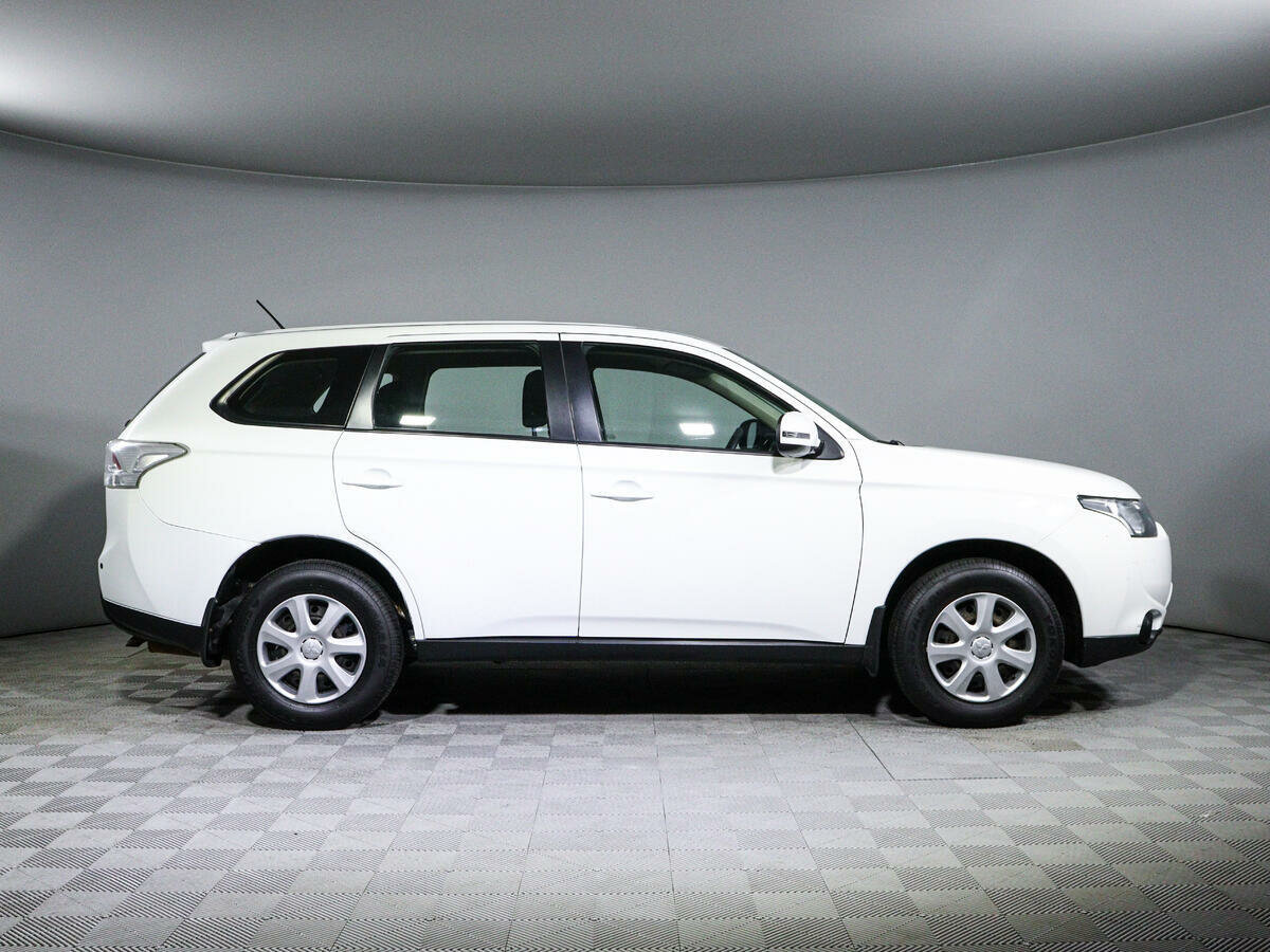 Mitsubishi Outlander, 2013