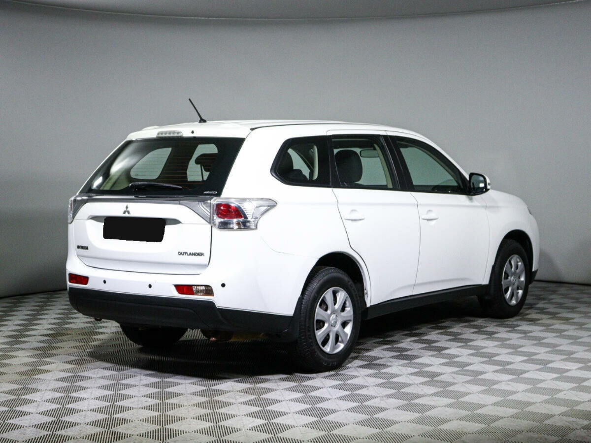 Mitsubishi Outlander, 2013