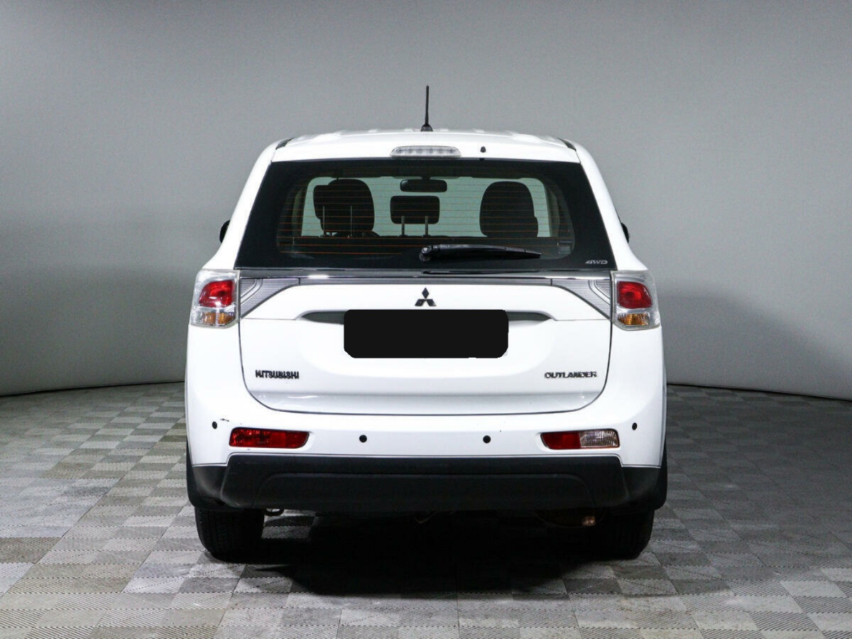 Mitsubishi Outlander, 2013