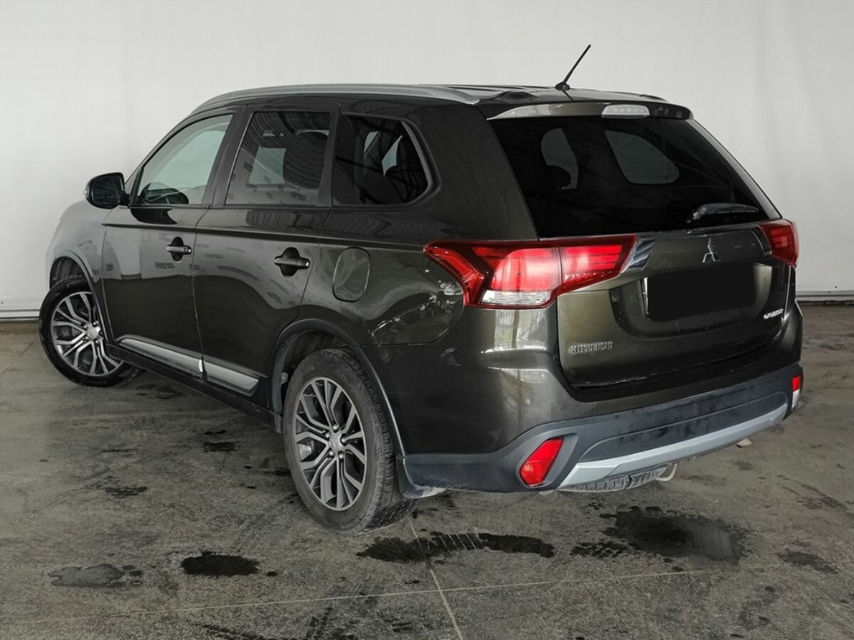 Mitsubishi Outlander, 2016