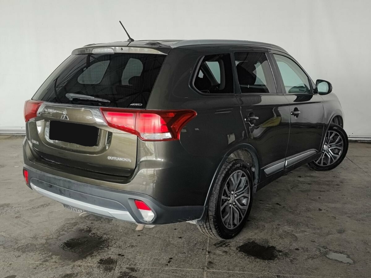 Mitsubishi Outlander, 2016