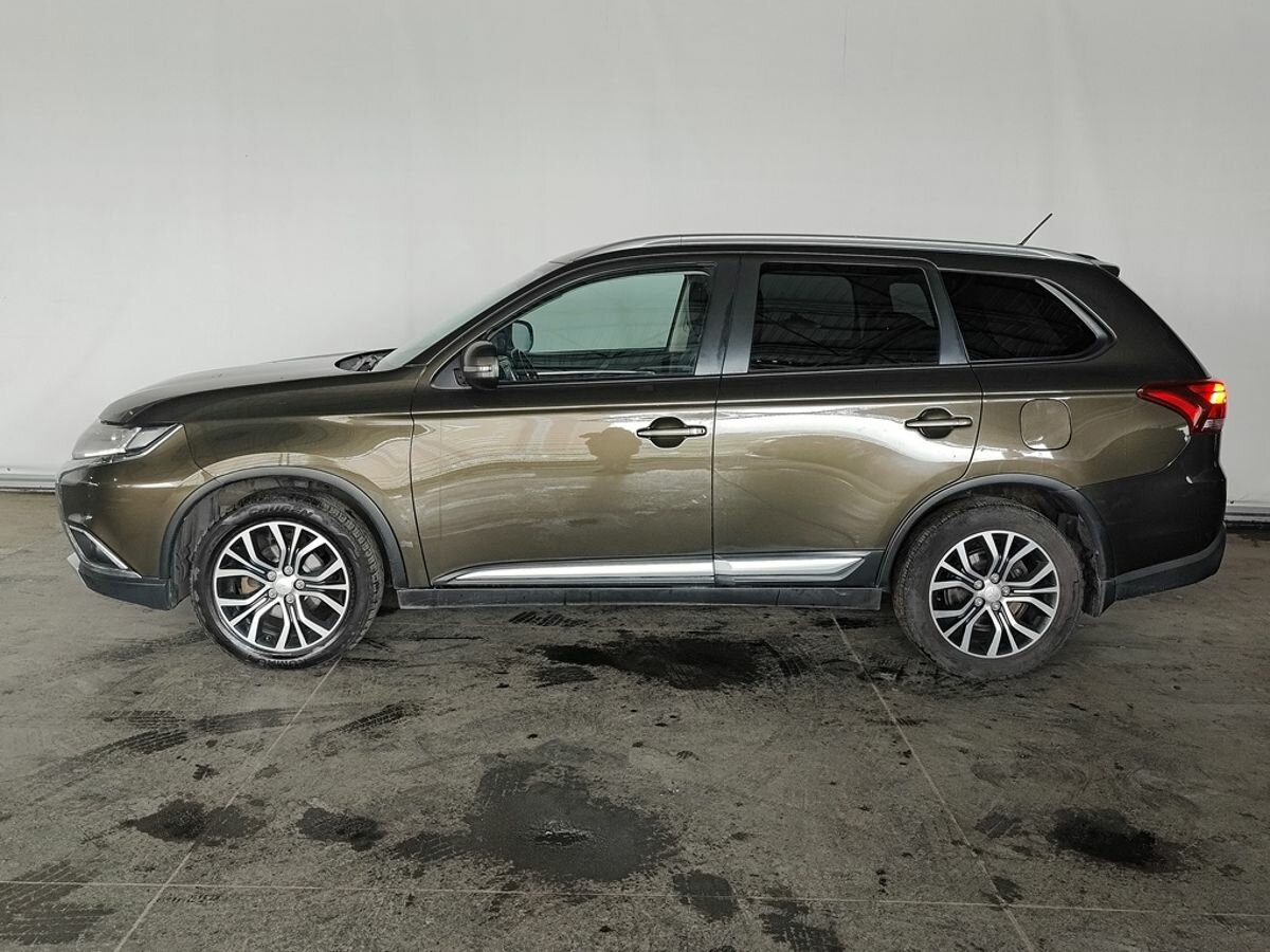 Mitsubishi Outlander, 2016