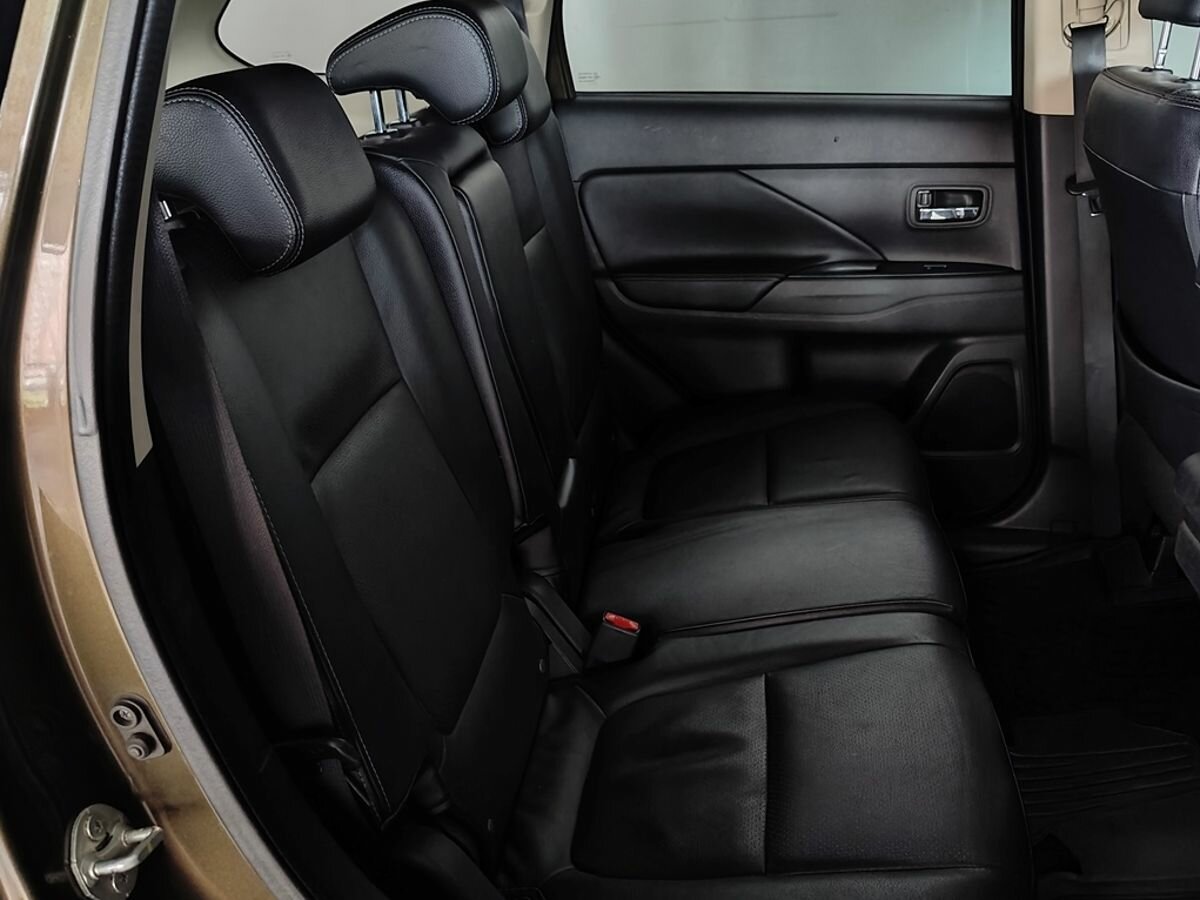 Mitsubishi Outlander, 2016