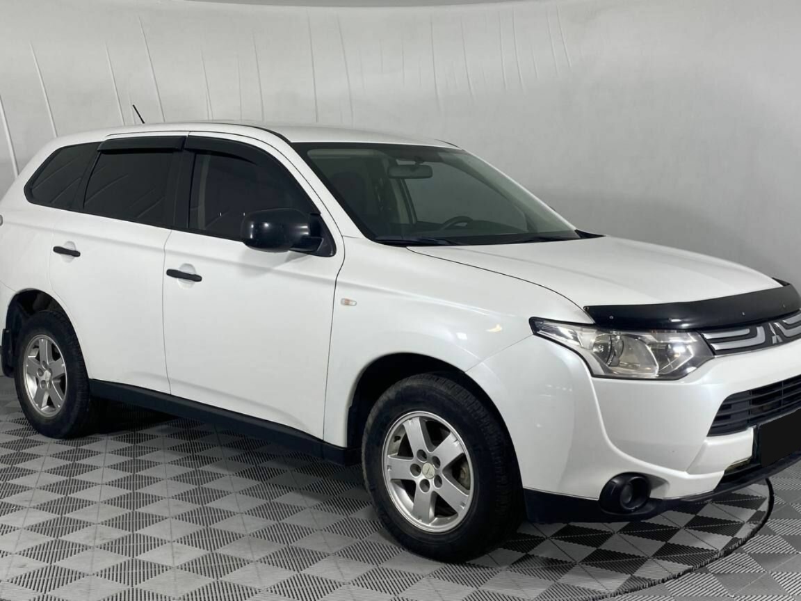 Mitsubishi Outlander, 2012