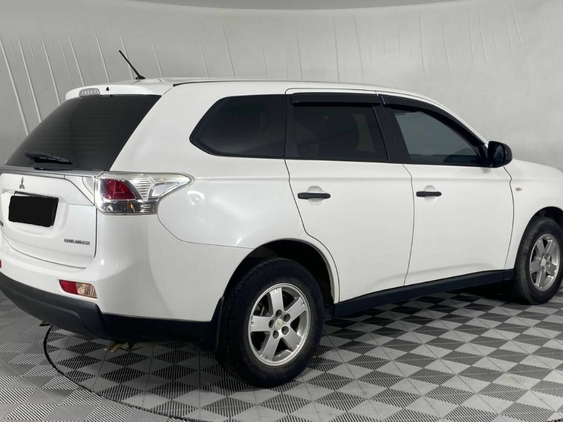 Mitsubishi Outlander, 2012