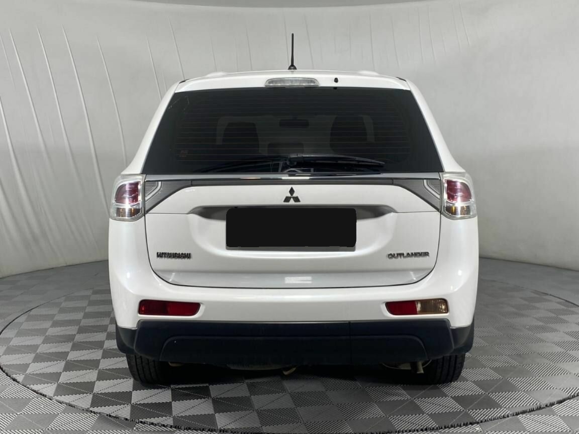 Mitsubishi Outlander, 2012