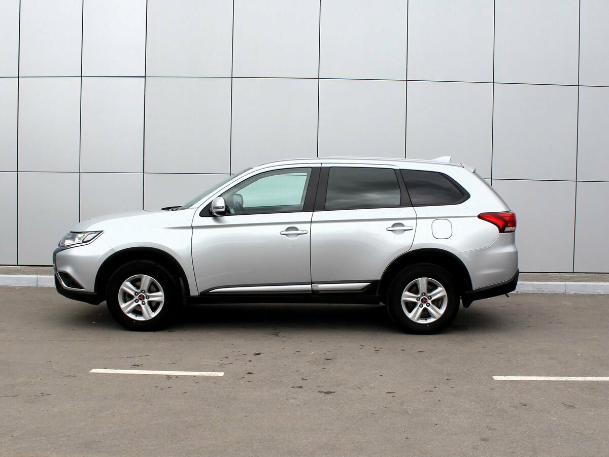 Mitsubishi Outlander, 2021