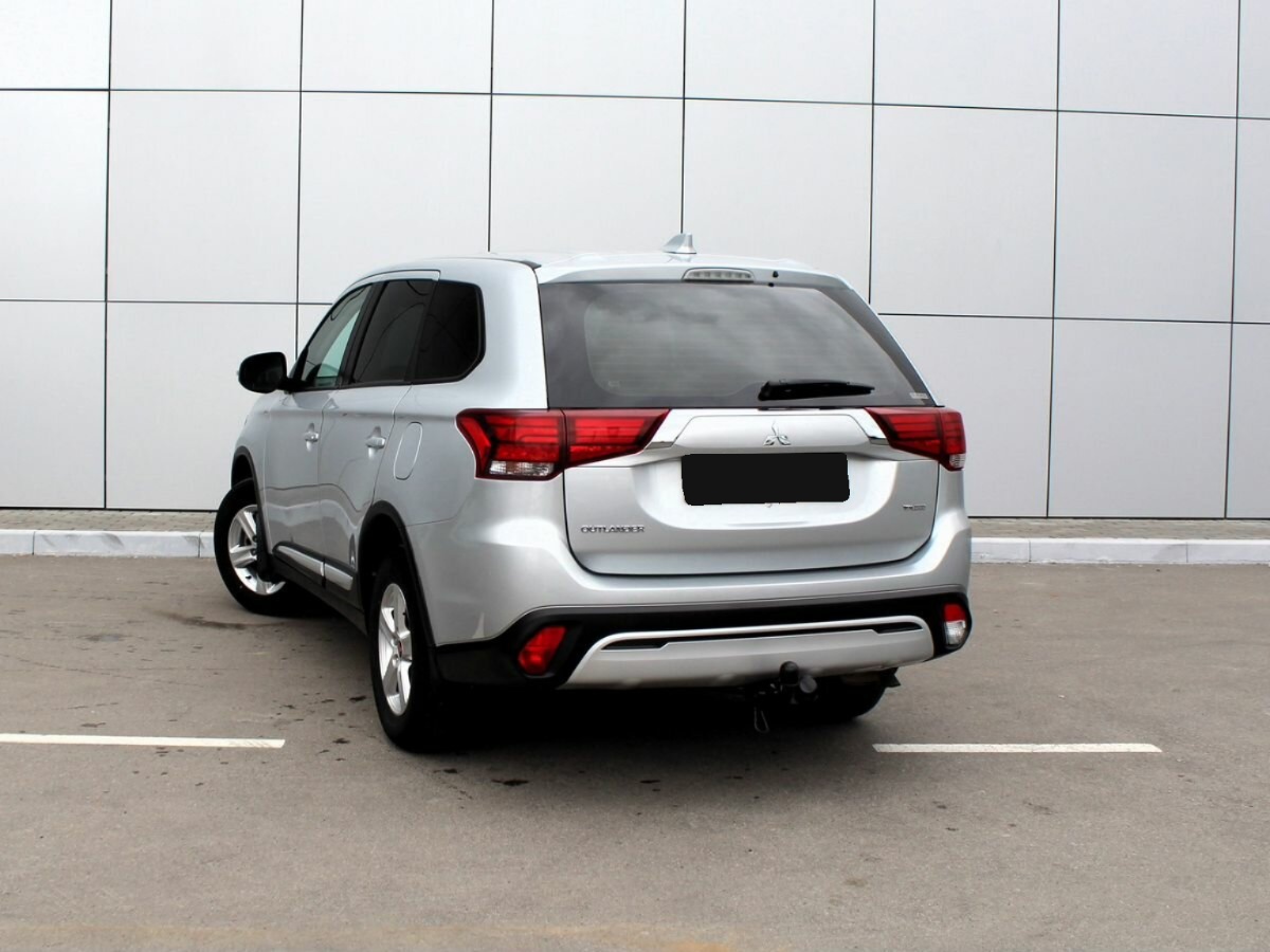 Mitsubishi Outlander, 2021