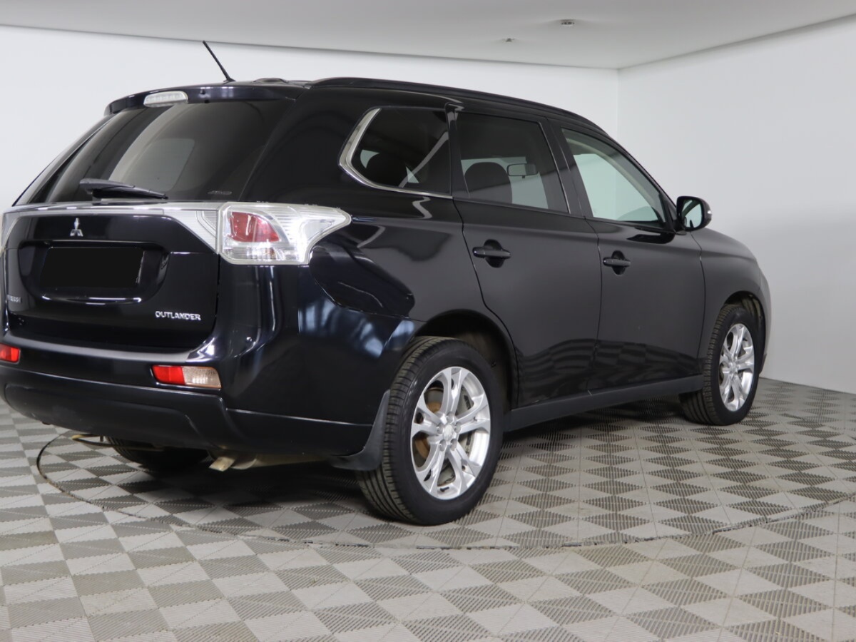 Mitsubishi Outlander, 2012