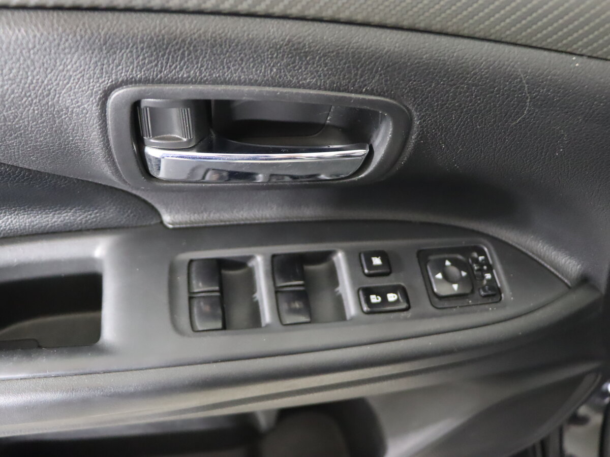 Mitsubishi Outlander, 2012