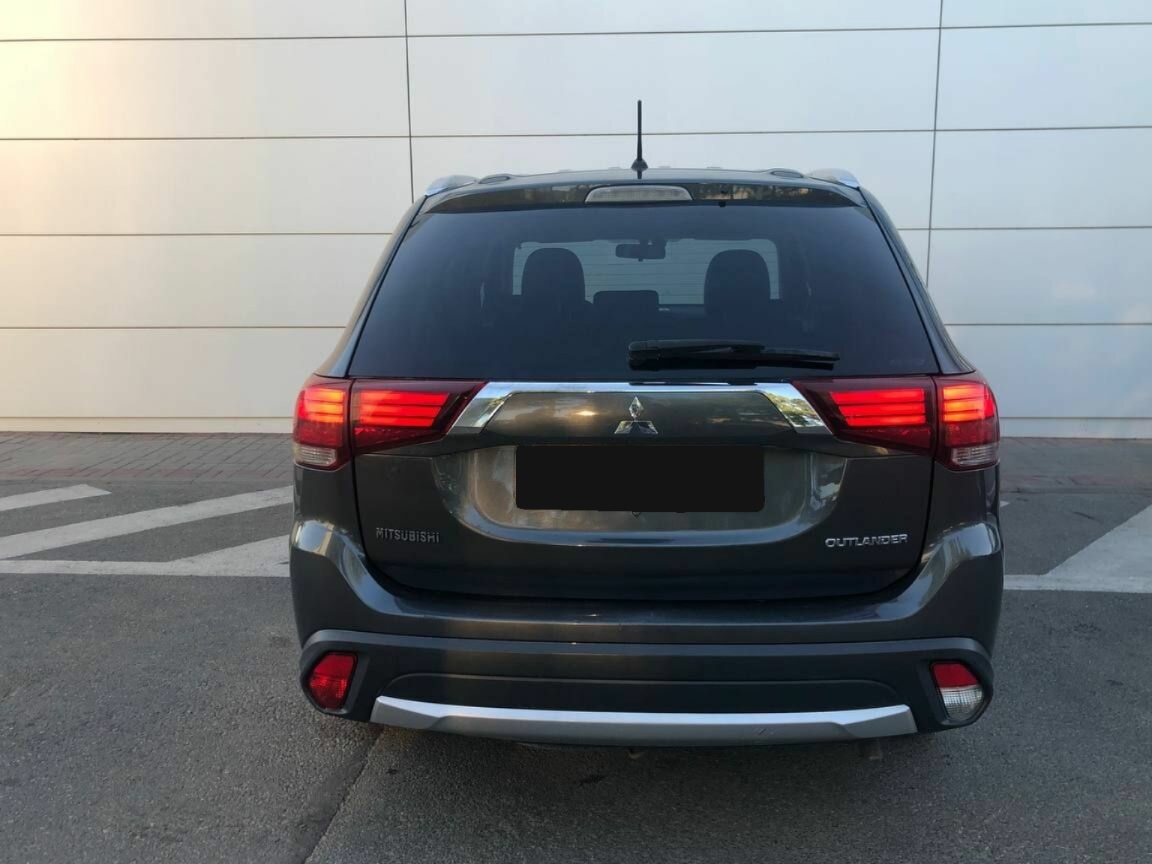 Mitsubishi Outlander, 2015