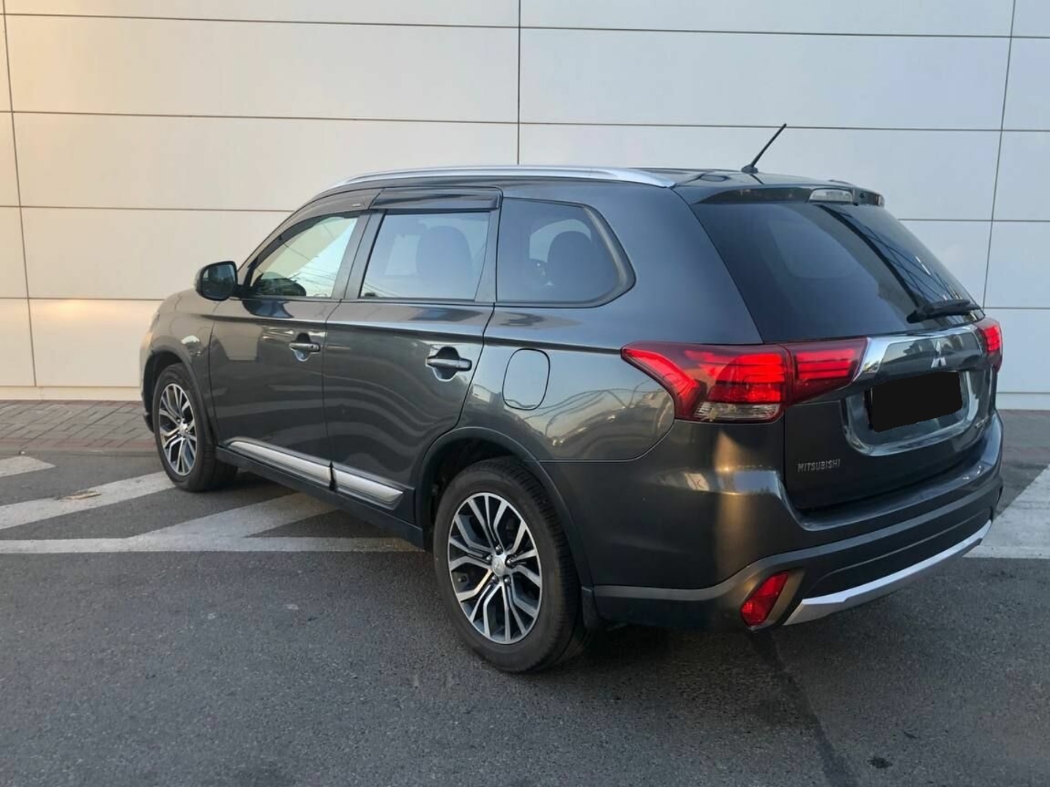 Mitsubishi Outlander, 2015