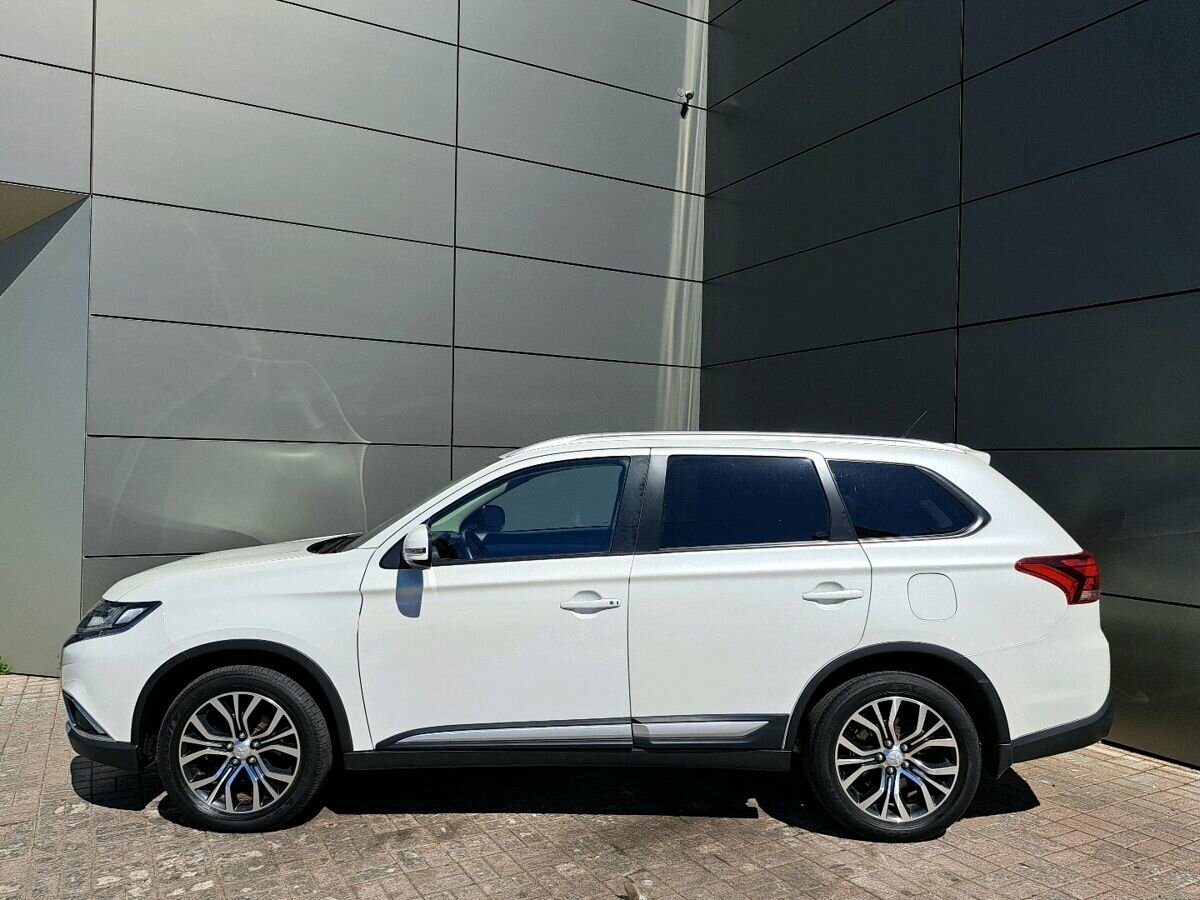 Mitsubishi Outlander, 2015