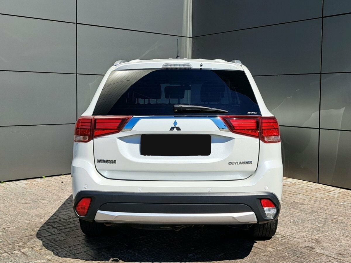 Mitsubishi Outlander, 2015