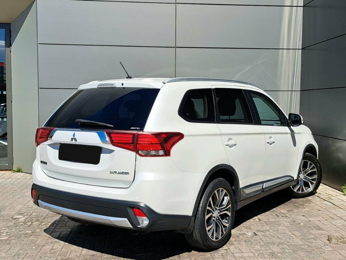 Mitsubishi Outlander, 2015