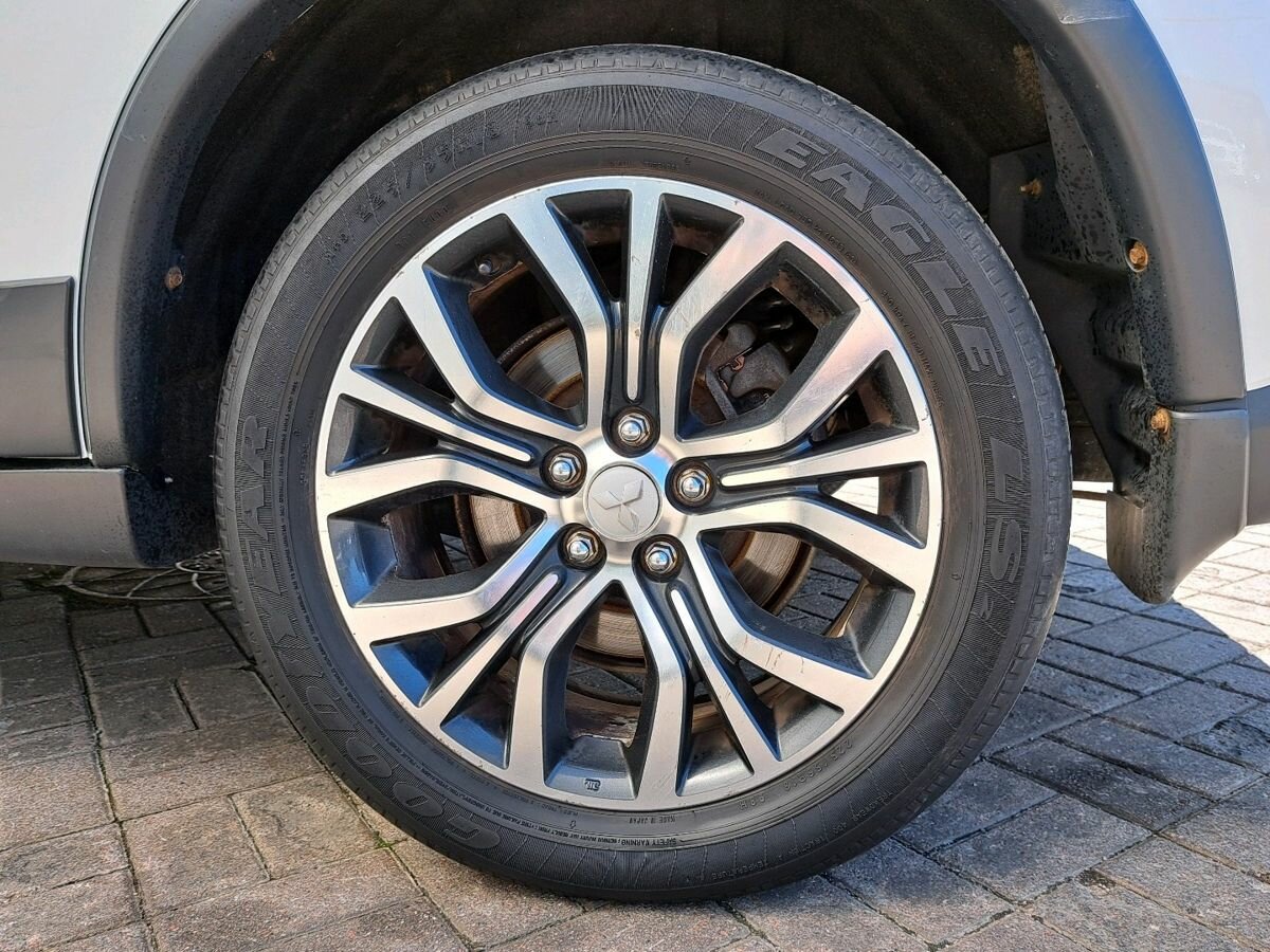 Mitsubishi Outlander, 2015