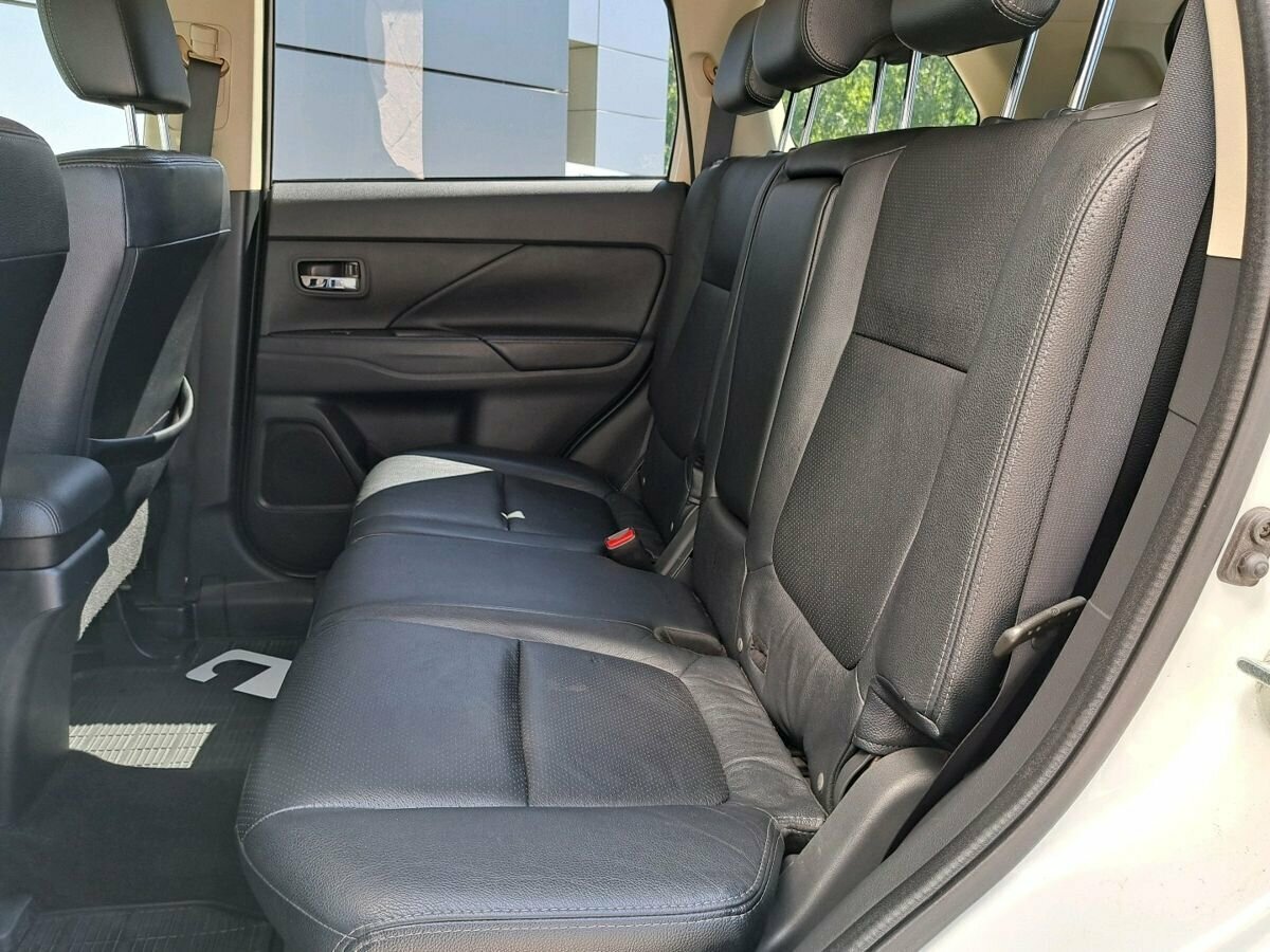 Mitsubishi Outlander, 2015