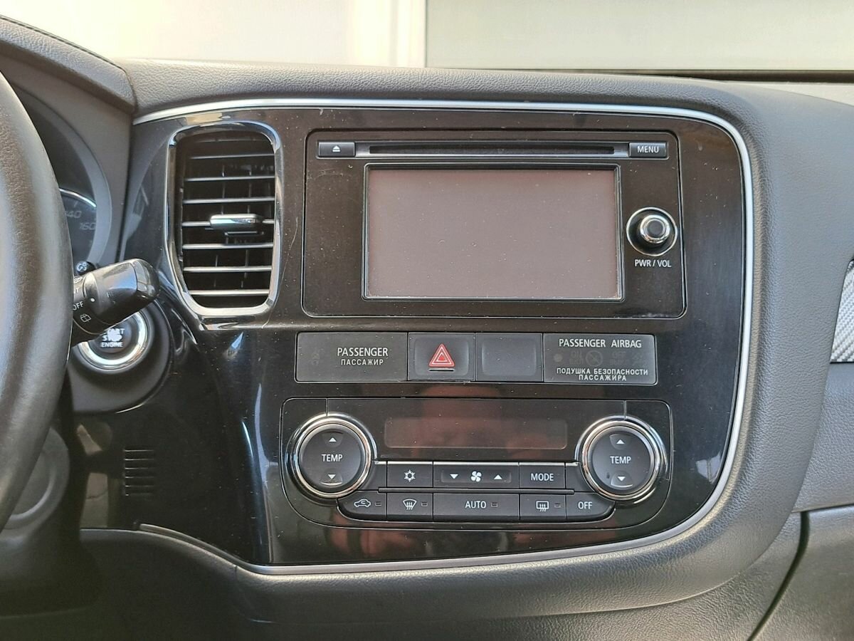 Mitsubishi Outlander, 2015