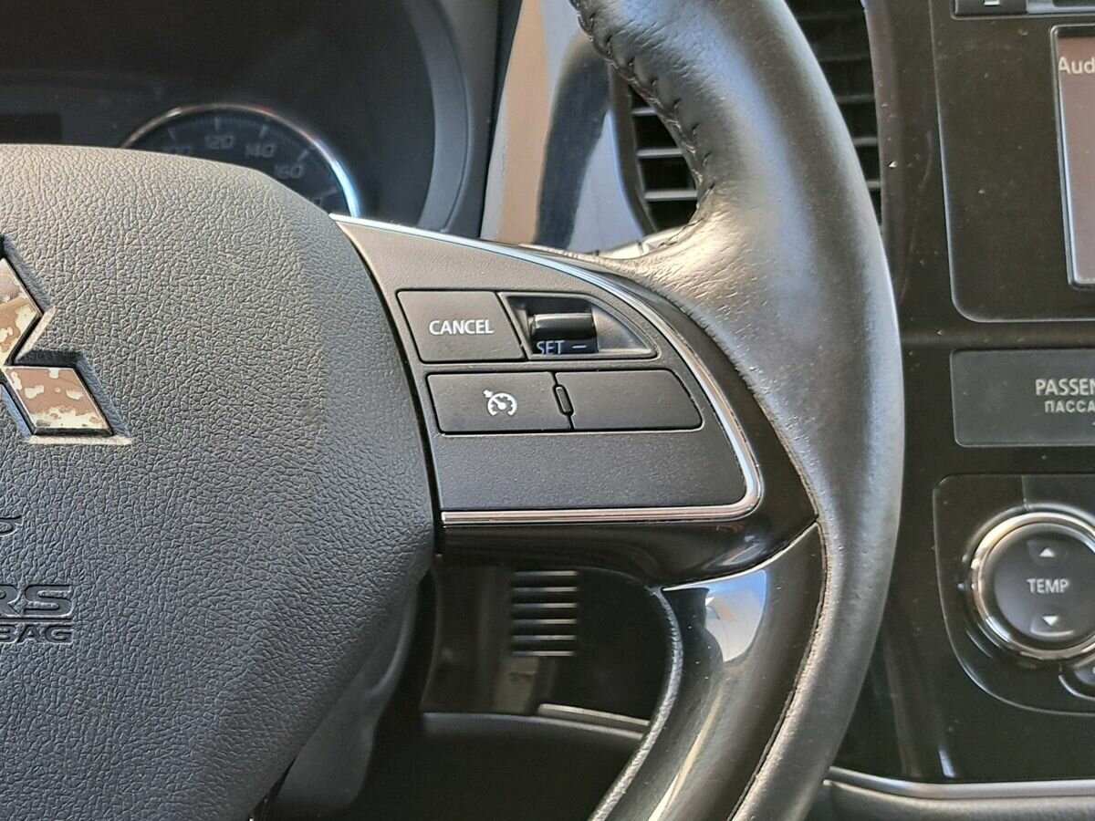 Mitsubishi Outlander, 2015