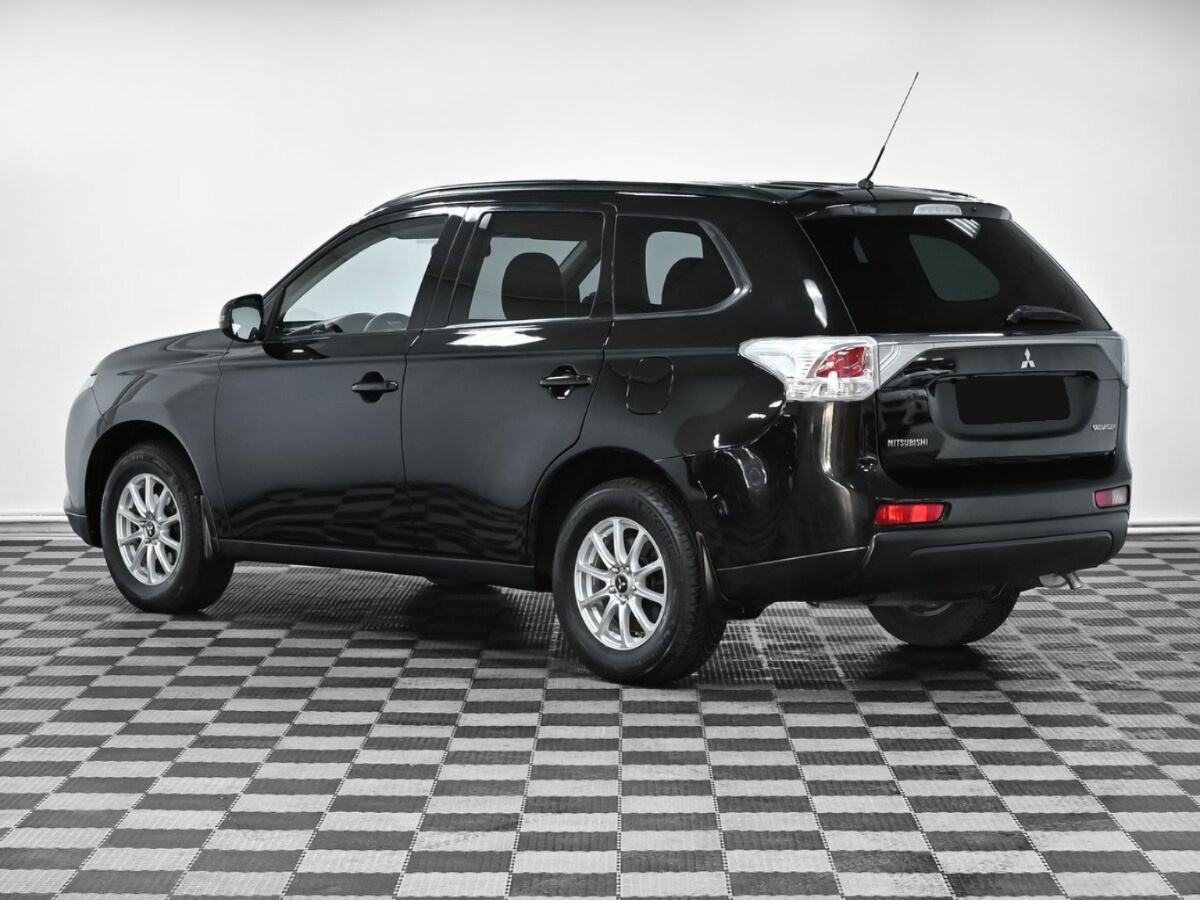 Mitsubishi Outlander, 2013