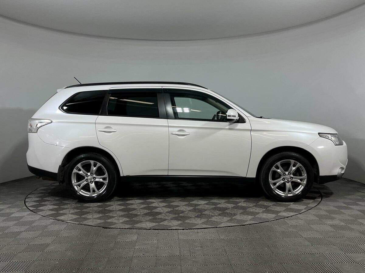 Mitsubishi Outlander, 2012